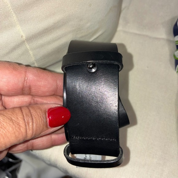 J Crew Single Prong Black Leather Belt Womens M Adjustable Classic Minimialistic - Picture 2 of 9